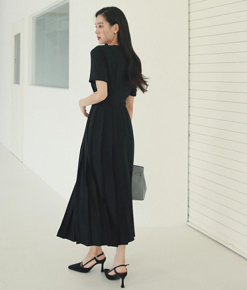 プリーツスリット半袖オールインワン・全3色・t00281 レディース 【ops】オールインワン 単色 無地 シンプル 半袖 プリーツ スリット セクシー パステル 揺れ感 ハイウエスト フレア ショート丈 パンツ 春 夏 大人 韓国ファッション ハイホリHIHOLLI