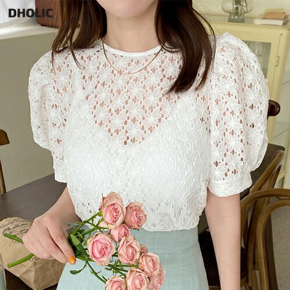レースラウンドネックパフブラウス・全2色・t00793 レディース 【bl】韓国ファッション トップス ブラウス 半袖 ラウンドネック レース 花柄 フローラル フラワー パフスリーブ かわいい シンプル 体型カバー カジュアル フェミニン 夏 春 秋