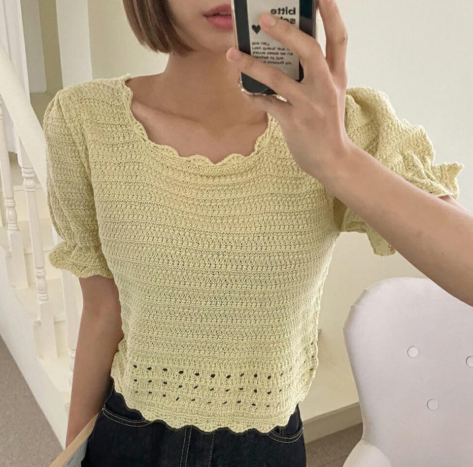 バックリボンスカラップパフニット・全4色・b00799 レディース 【tops】韓国ファッション トップス ニット 大人 半袖 スクエアネック リボン スカラップ パフスリーブ クロップド丈 シンプル かわいい 可愛い フェミニン カジュアル 夏 春 秋