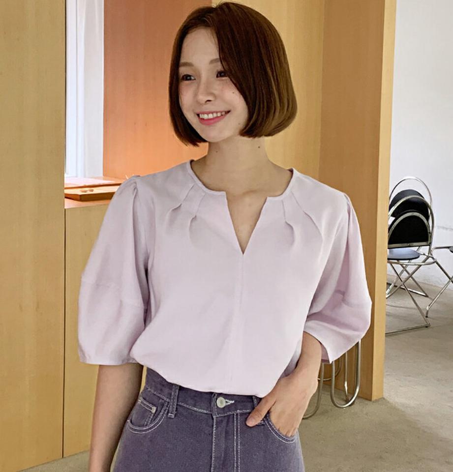スリットネックパフブラウス・全3色・b67051 レディース 【bl】トップス ブラウス 半袖 ハーフスリーブ スリットネック パフ袖 パフスリーブ 単色 無地 シンプル 清楚 ギャザー タック きれいめ フェミニン 春 夏 韓国ファッション