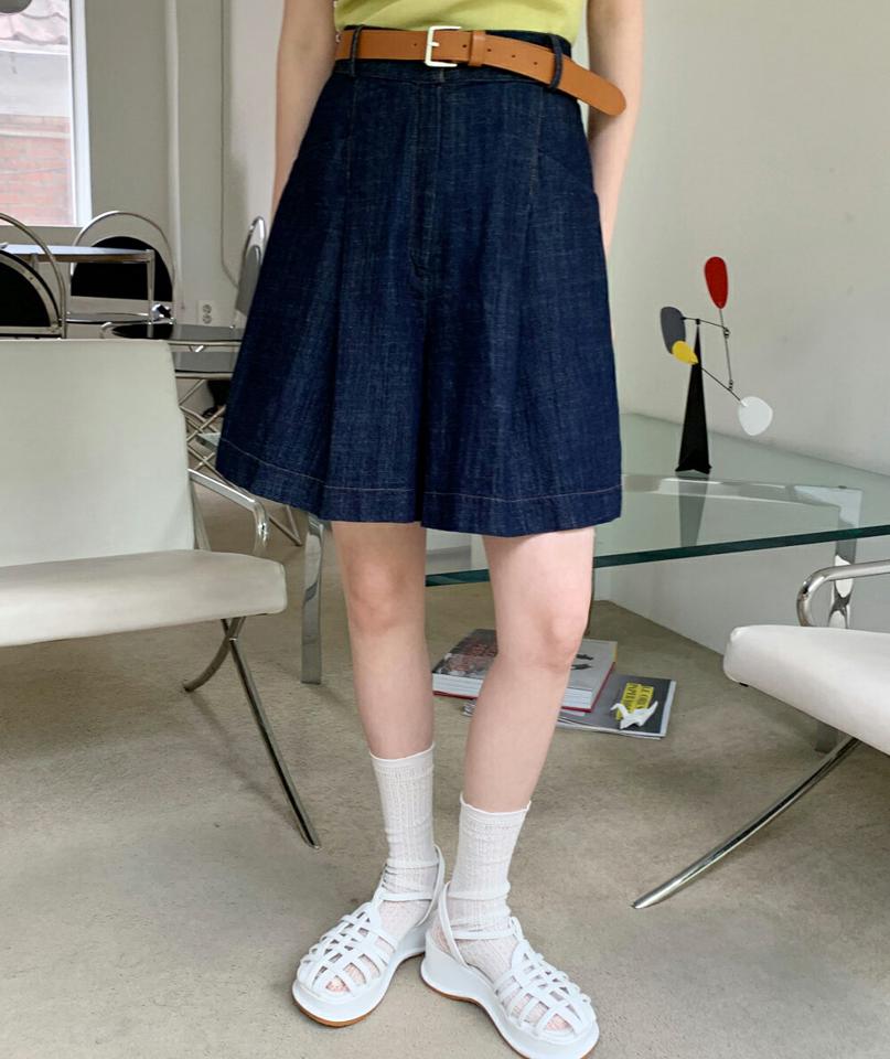 ストラップ付ハーフデニムパンツ・全1色・t67060 レディース 【pt】ハーフパンツ 半ズボン デニム ワイドパンツ ストラップ シンプル カジュアル ラフ ハイウエスト ベルトループ ダーツ ズボン パンツ 春 夏 韓国ファッション