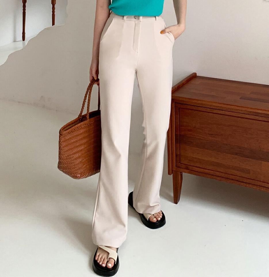 ストレッチフレアスラックス・全3色・t67063 レディース 【pt】スラックス パンツ ズボン ロングパンツ フレア ストレッチ 単色 無地 シンプル ベーシック ハイウエスト 伸縮性 大人 ママ オフィスカジュアル 通勤 春 夏 秋 韓国ファッション