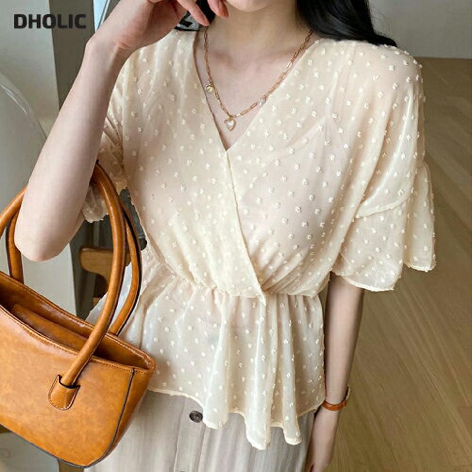シフォンドットペプラムブラウス・全4色・t72238 レディース 【bl】ブラウス トップス 単色 ドット 柄 柄 模様 ペプラム フリル ウエストマーク Vネック 鎖骨 デコルテ 体型カバー 春 夏 パステル フェミニン 韓国ファッション ハイホリHIHOLLI