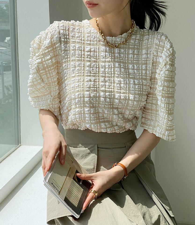 チェックエンボスブラウス・全4色・b72257 レディース 【bl】ブラウス トップス 半袖 柄 模様 パステル チェック エンボス ユニーク 体型カバー パフスリーブ パフ袖 春 夏 カジュアル フェミニン 韓国ファッション ハイホリHIHOLLI