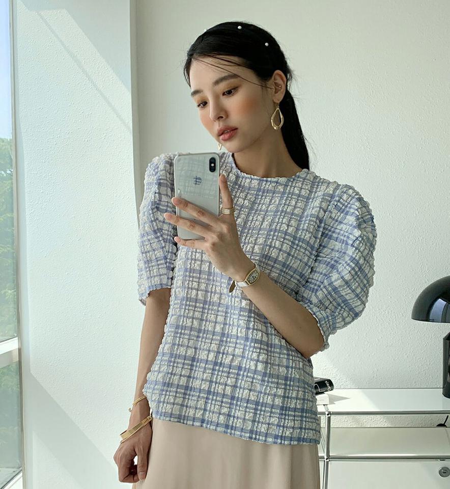チェックエンボスブラウス・全4色・b72257 レディース 【bl】ブラウス トップス 半袖 柄 模様 パステル チェック エンボス ユニーク 体型カバー パフスリーブ パフ袖 春 夏 カジュアル フェミニン 韓国ファッション ハイホリHIHOLLI