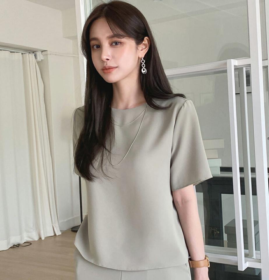 ラウンドネックブラウス・全3色・b00525 レディース 【bl】ブラウス トップス 半袖 単色 無地 シンプル ベーシック パステル オフィスカジュアル 春 夏 きれいめ 大人っぽ フェミニン 上品 韓国ファッション ハイホリHIHOLLI