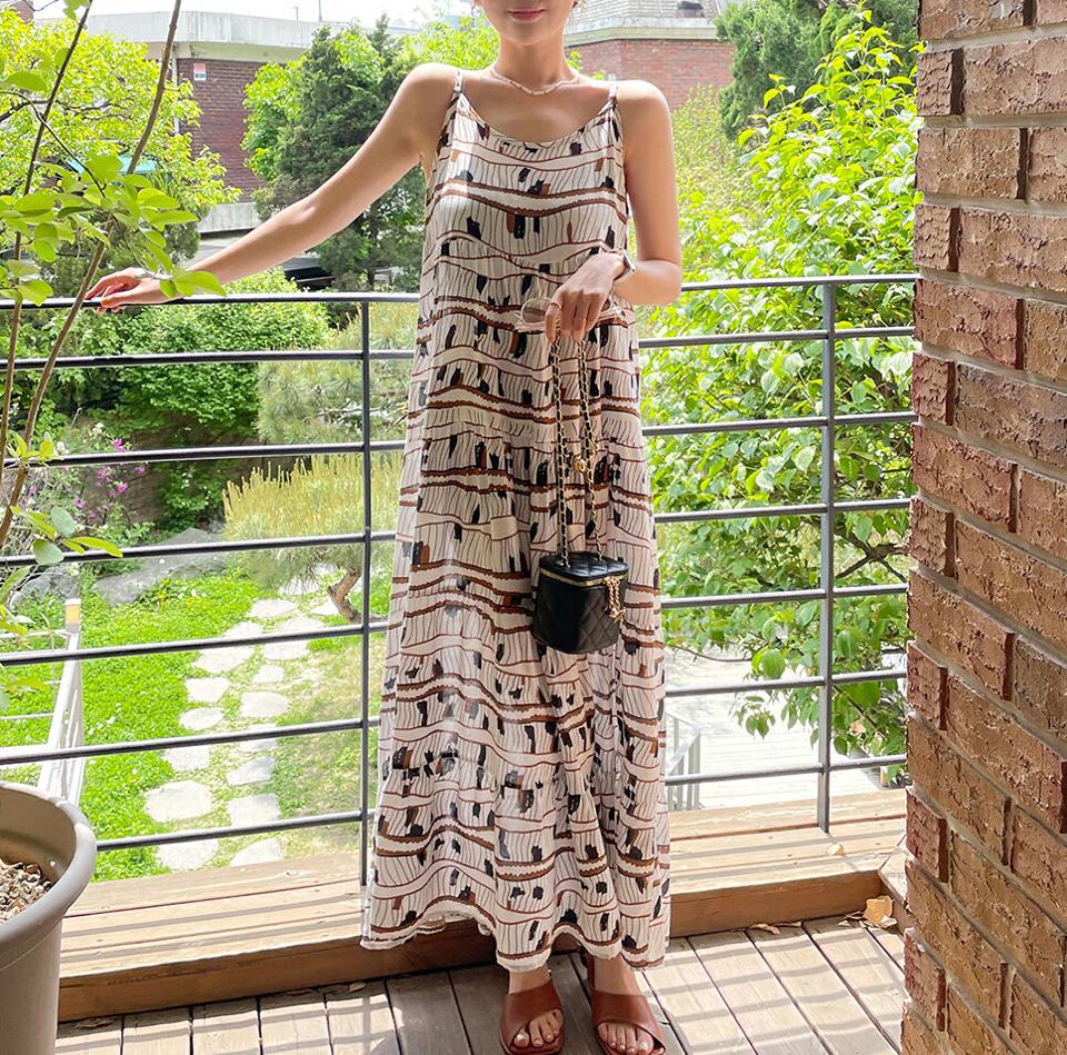 【マラソン特価】パターンキャミティアードワンピース・全3色・t67350 レディース 【ops】ワンピース ロング丈 ロングワンピース キャミソール ノースリーブ レイヤード 総柄 カジュアル 体型カバー ラフ フレア ティアード リゾート 春 夏 韓国ファッション