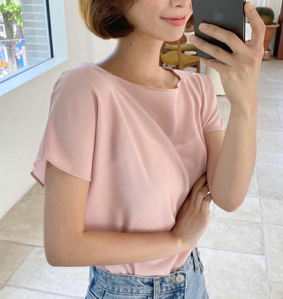 【4DAY限定SALE】ボートネック半袖ブラウス・全5色・b66642 レディース 【bl】トップス ブラウス 半袖 ボートネック 単色 無地 シンプル きれいめ 上品 大人 オフィスカジュアル 学校行事 ナチュラル パステル 水色 春 夏 韓国ファッション