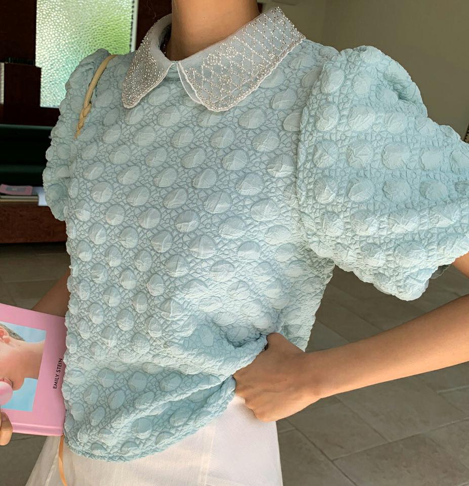 エンボスビーズカラーブラウス・全3色・b66644 レディース 【bl】トップス ブラウス 半袖 エンボス 襟コン ガーリー かわいい 可愛い シアー シースルー 透け感 バルーンスリーブ ポップコーン 春 夏 韓国ファッション