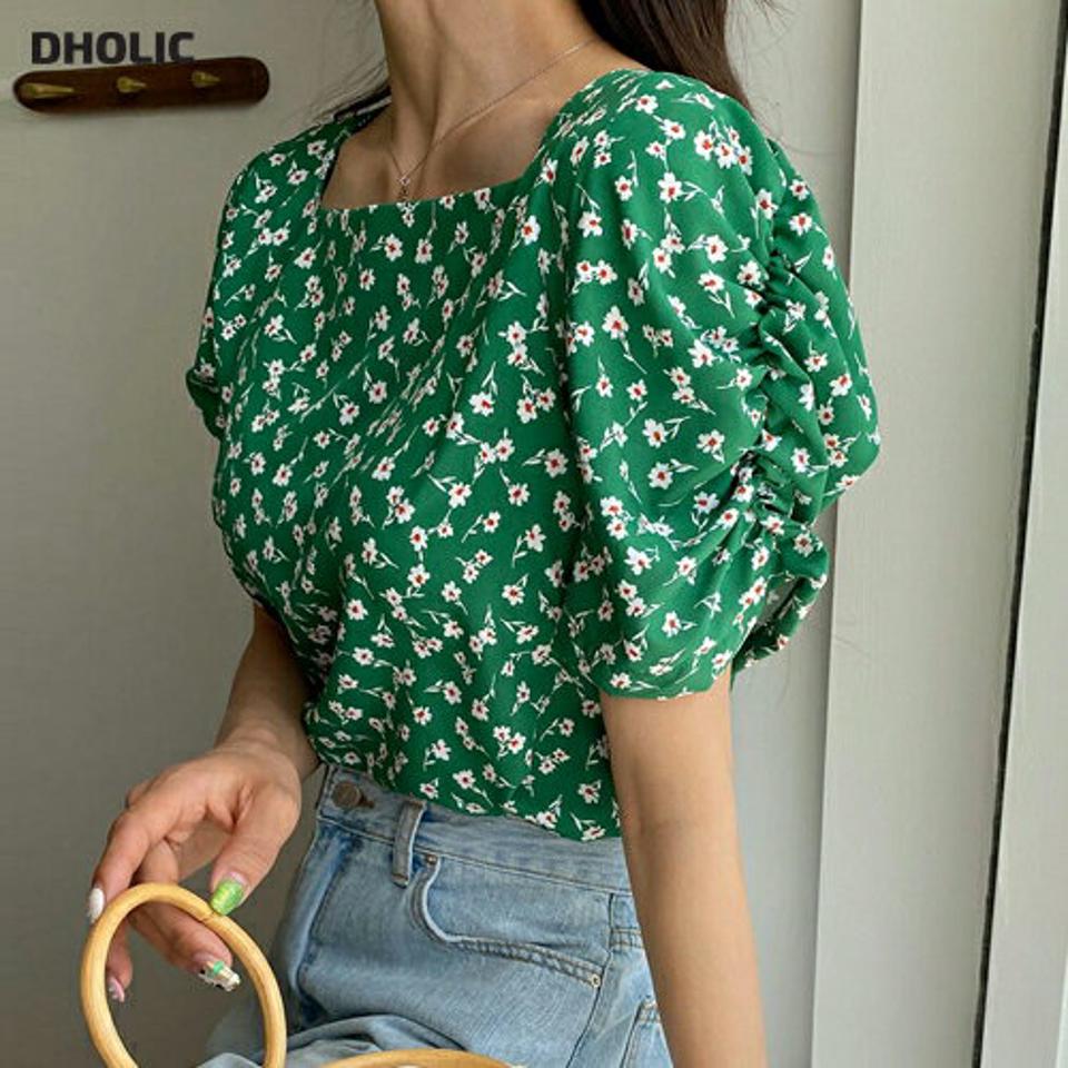 スクエアフローラルギャザーブラウス・全2色・b00588 レディース 【bl】トップス ブラウス 半袖 花柄 フラワー ギャザー スクエアネック ガーリー かわいい 可愛い 大人 二の腕カバー 緑 体型カバー パフ袖 パフスリーブ 春 夏 韓国ファッション