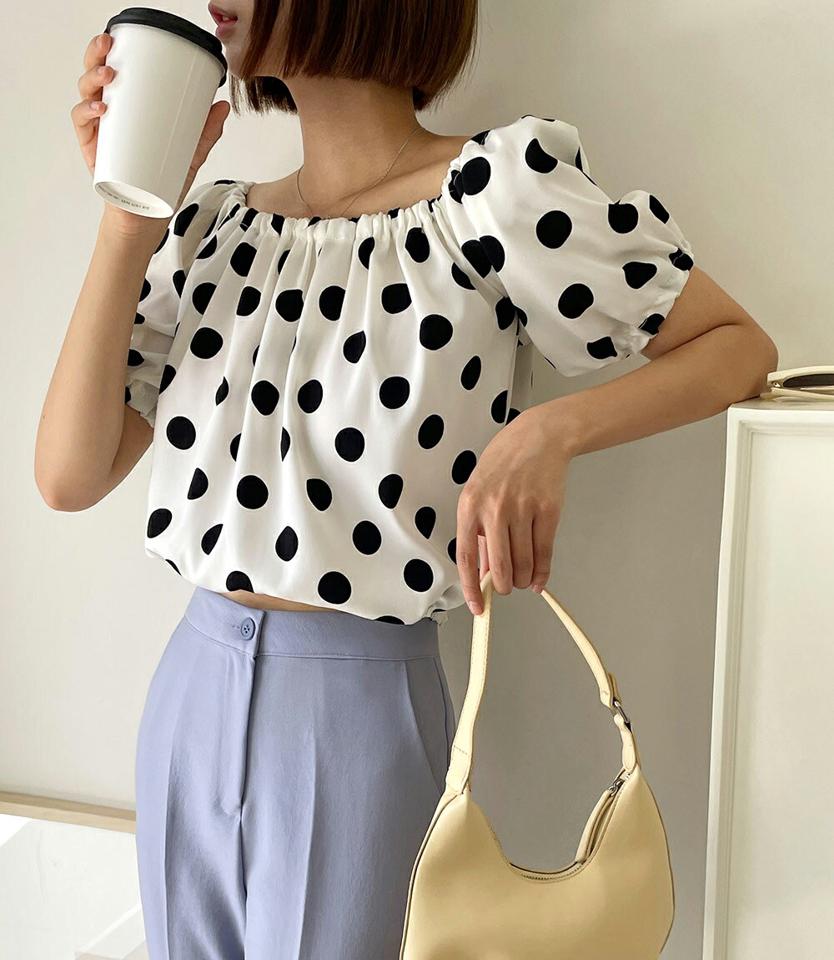2WAYドットオフショルブラウス・全2色・t00590 レディース 【bl】トップス ブラウス 半袖 ハーフスリーブ ドット柄 オフショルダー かわいい 可愛い ガーリー ゴム 肩出し 春 夏 韓国ファッション