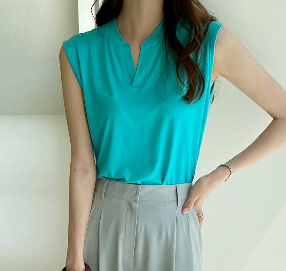 【10%OFF】スリットネックノースリーブ・全5色・b72069 レディース 【tops】トップス ノースリーブ スリーブレス 単色 無地 シンプル ベーシック スリット 春 夏 カジュアル きれいめ 大人っぽ フェミニン 韓国ファッション ハイホリHIHOLLI セール SALE