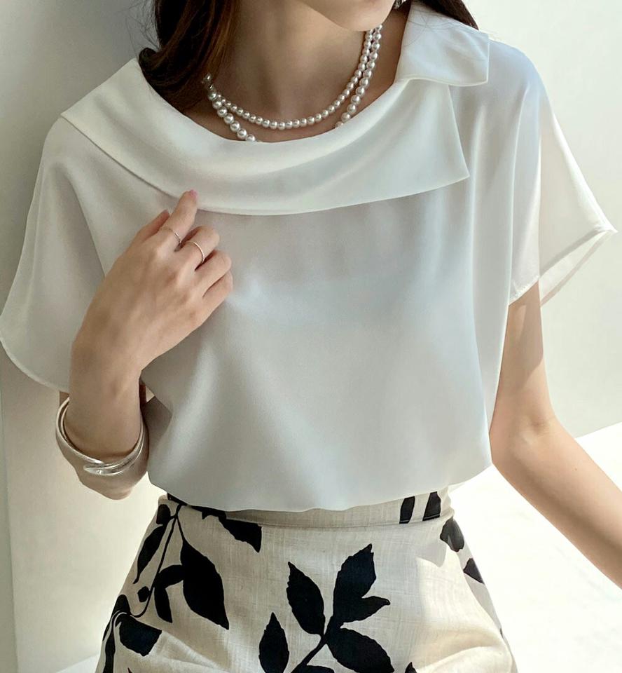 【10%OFF】アンバランスカラーブラウス・全2色・t72075 レディース 【bl】ブラウス トップス 半袖 単色 無地 シンプル オフィスカジュアル フレンチスリーブ 二の腕カバー 春 夏 上品 大人っぽ きれいめ 学校行事 韓国ファッション ハイホリHIHOLLI セール SALE