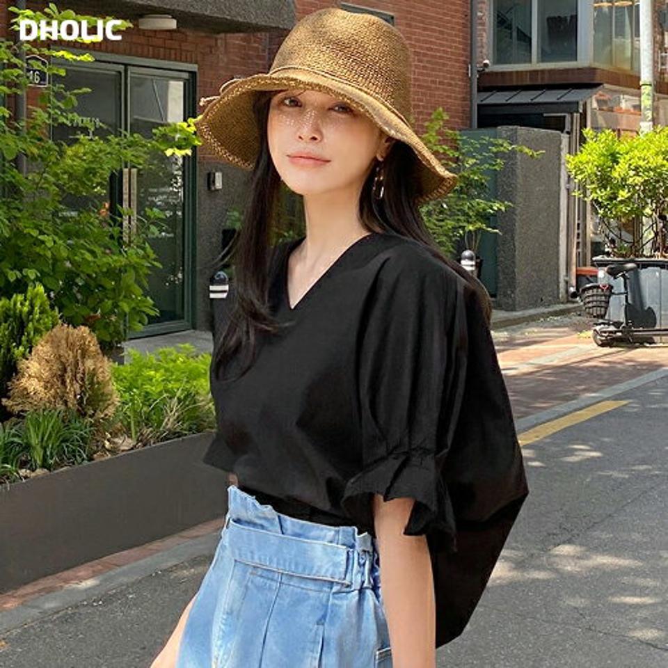 アンバランスヘムタックパフブラウス・全3色・t72081 レディース 【bl】ブラウス トップス 単色 無地 シンプル 半袖 タック パフ袖 パフスリーブ 春 夏 フェミニン カジュアル 体型カバー 二の腕カバー 韓国ファッション ハイホリHIHOLLI