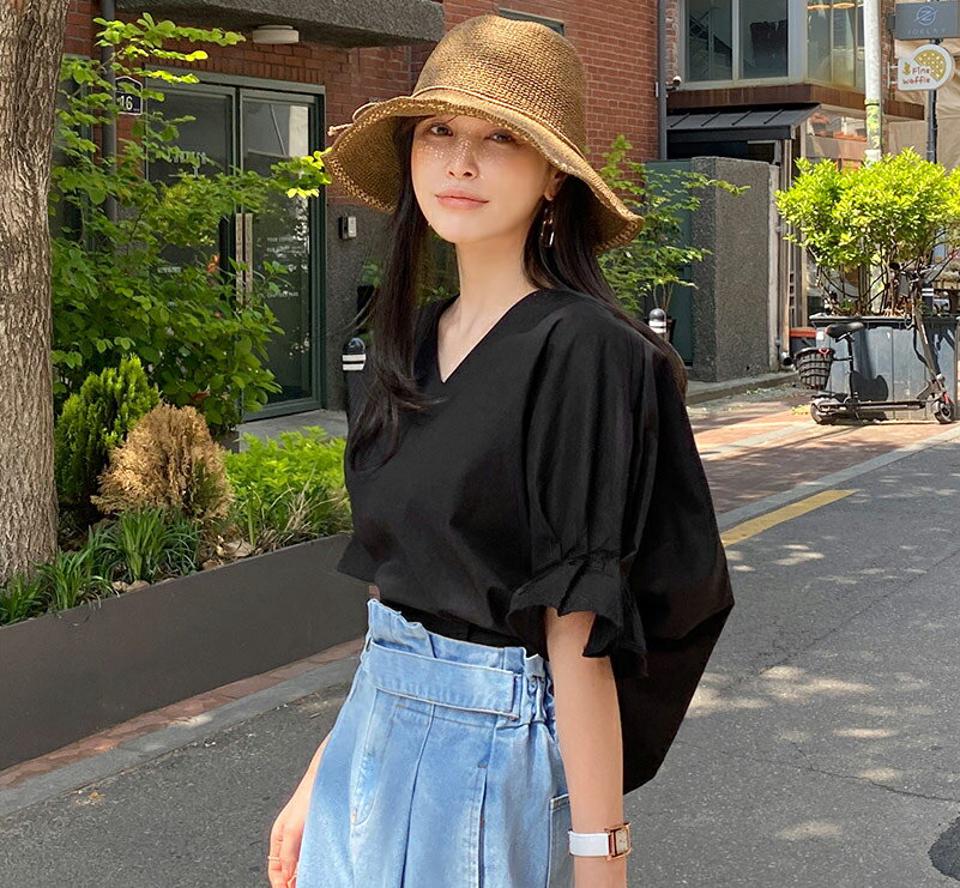 アンバランスヘムタックパフブラウス・全3色・t72081 レディース 【bl】ブラウス トップス 単色 無地 シンプル 半袖 タック パフ袖 パフスリーブ 春 夏 フェミニン カジュアル 体型カバー 二の腕カバー 韓国ファッション ハイホリHIHOLLI