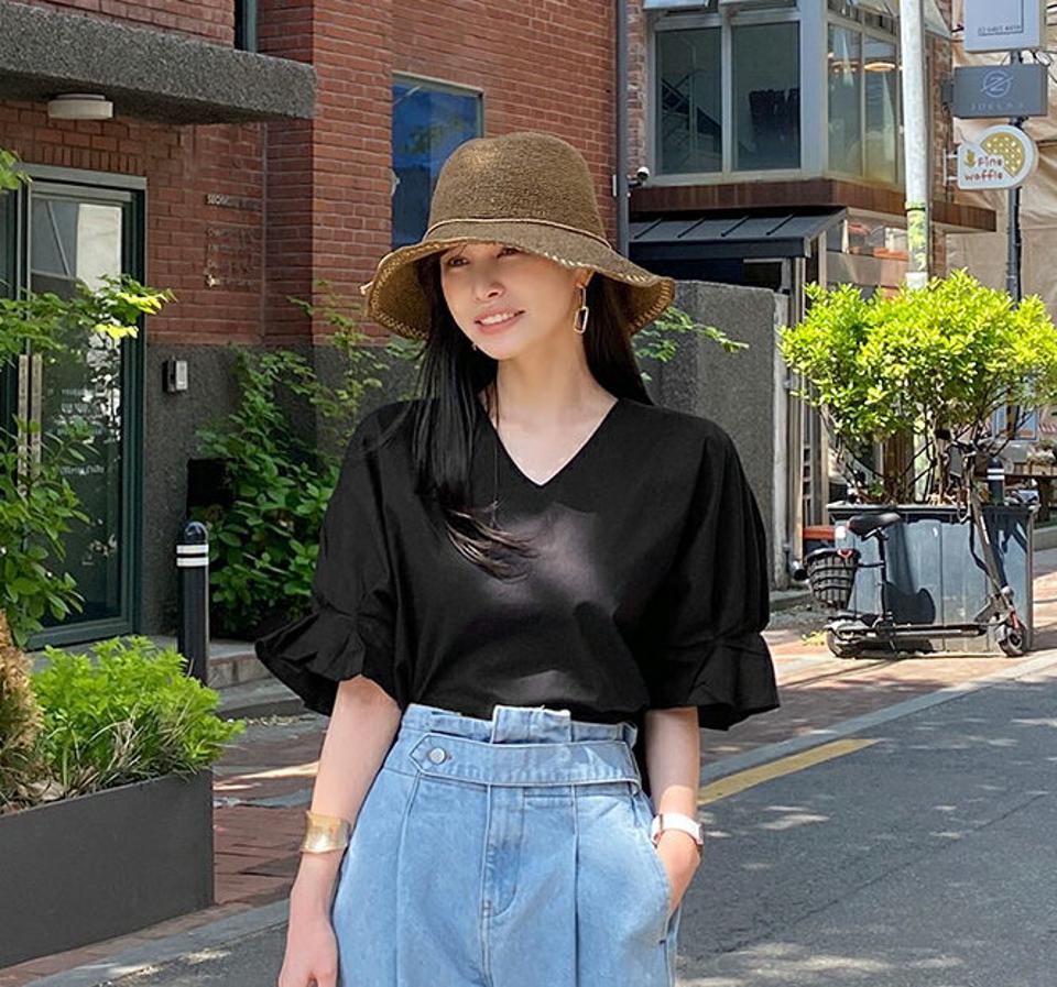 アンバランスヘムタックパフブラウス・全3色・t72081 レディース 【bl】ブラウス トップス 単色 無地 シンプル 半袖 タック パフ袖 パフスリーブ 春 夏 フェミニン カジュアル 体型カバー 二の腕カバー 韓国ファッション ハイホリHIHOLLI