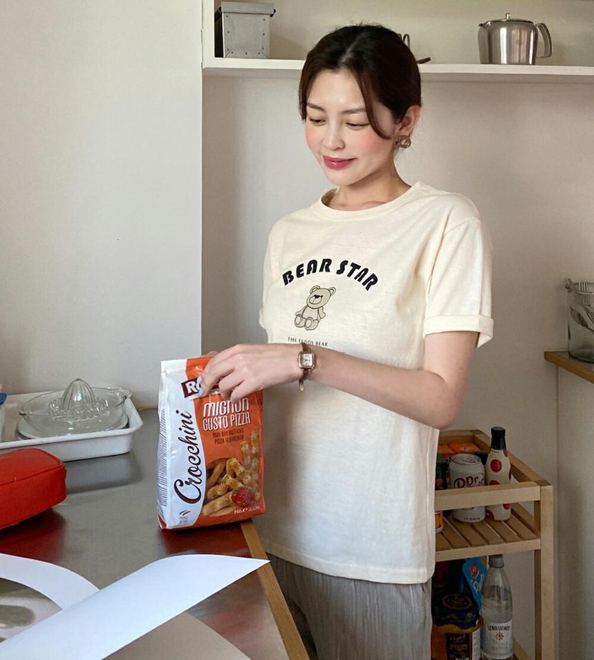 ベアレタリングTシャツ・全4色・t00866 レディース 【tops】トップス Tシャツ 半袖 ロゴ レタリング カジュアル クマ くま かわいい 可愛い ラフ ラウンドネック プリント アンバランス 春 夏 韓国ファッション