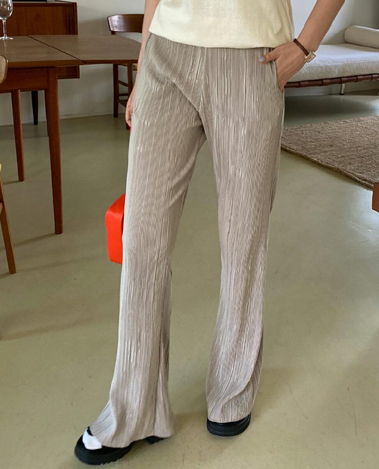 ドロストフレアプリーツパンツ・全3色・t00890 レディース 【pt】パンツ ズボン ロングパンツ プリーツ フレア ドロスト ウエストゴム 単色 シンプル ツヤ 光沢 カジュアル 大人 上品 揺れ感 ハイウエスト フルレングス 春 夏 韓国ファッション