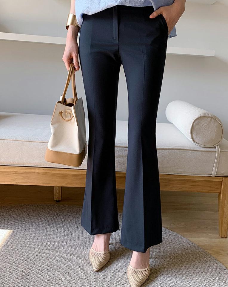 2ボタンフレアスラックス・全3色・t72313 レディース 【pt】スラックス ロング丈 フレア 単色 無地 シンプル ボタン パンツ 美脚 オフィスカジュアル スリム 春 夏 フェミニン パステル きれいめ 大人っぽ 韓国ファッション ハイホリHIHOLLI