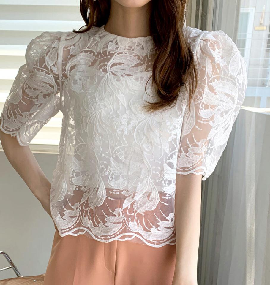 キャミ付レースブラウス・全2色・t72288 レディース 【bl】ブラウス トップス キャミソール キャミ セット 半袖 レース 柄 模様 総柄 透け感 シアー 二の腕カバー 春 夏 クロップド丈 フェミニン 高級感 大人っぽ 韓国ファッション ハイホリHIHOLLI