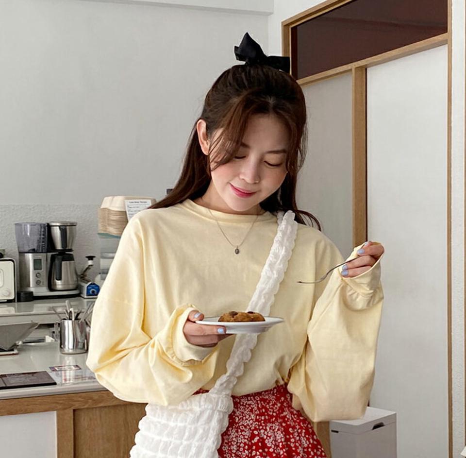 ルーズ長袖Tシャツ・全4色・t00631 レディース 【tops】トップス Tシャツ 長袖 ロンT ルーズ 単色 無地 シンプル ベーシック カジュアル ラフ ラウンドネック ドロップショルダー ゆったり パステル ピンク 春 秋 韓国ファッション