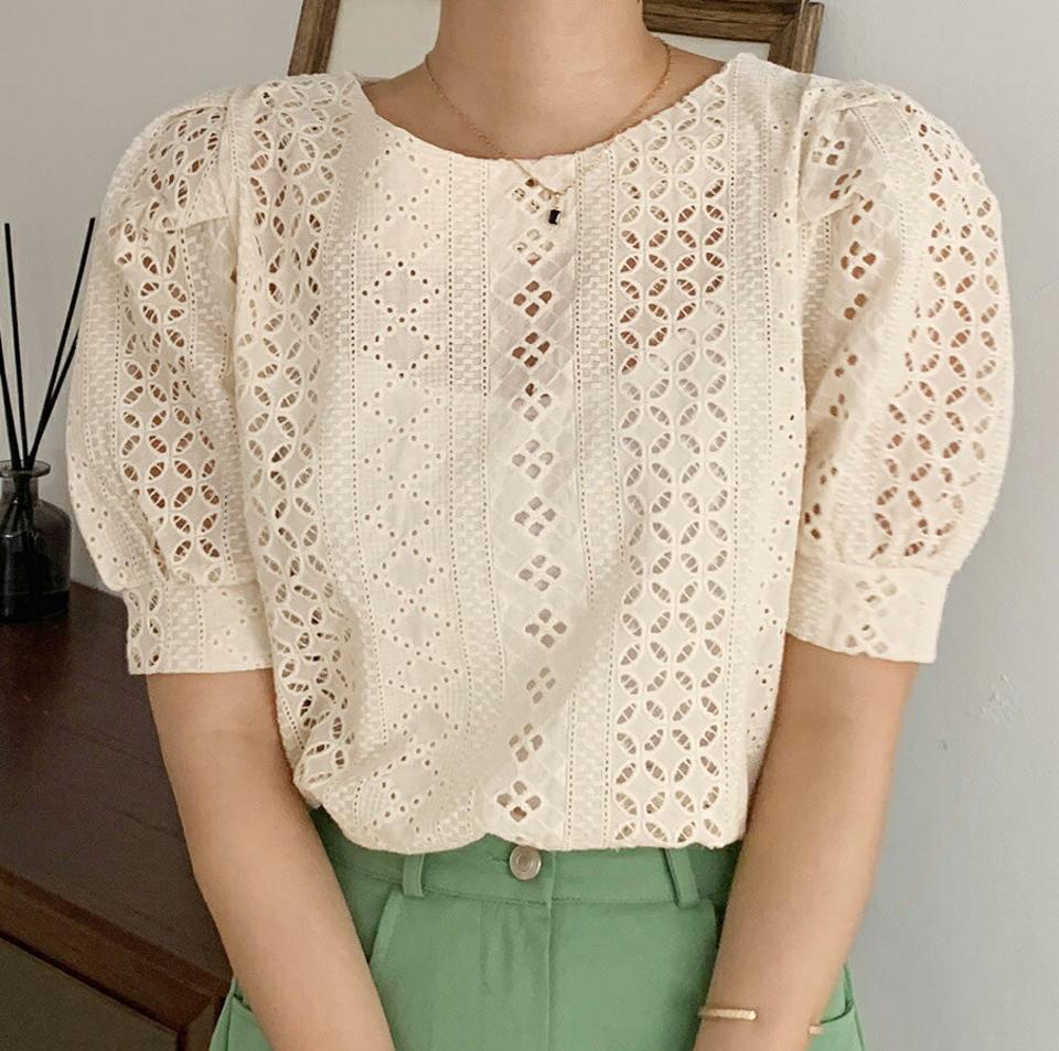 アイレットレースパフブラウス・全3色・t67088 レディース 【bl】トップス ブラウス 半袖 ハーフスリーブ パフ袖 パフスリーブ アイレット レース 総レース 透け感 シースルー かわいい 可愛い フェミニン 刺繍 春 夏 韓国ファッション