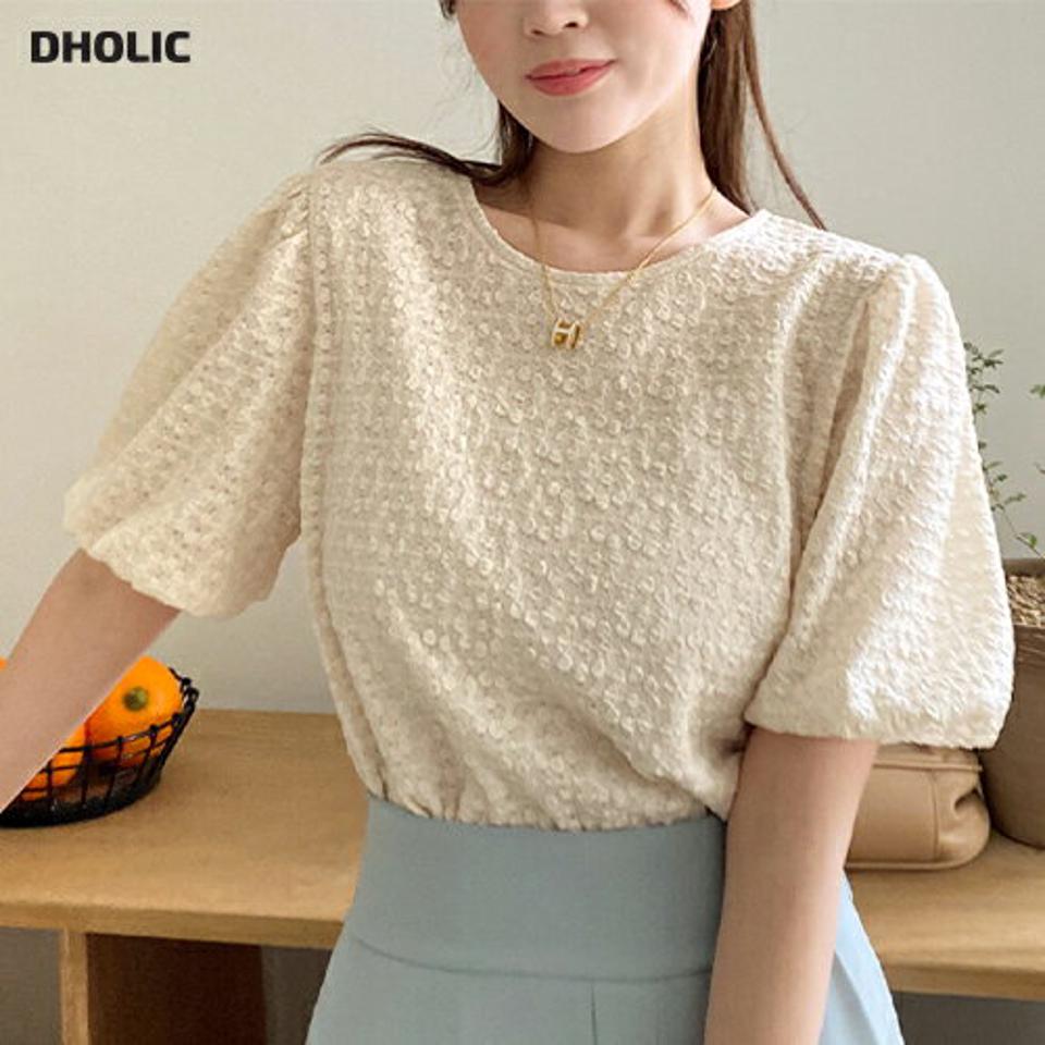 ラウンドネックエンボスパフブラウス・全4色・b67089 レディース 【bl】トップス ブラウス 半袖 パフ袖 パフスリーブ エンボス ラウンドネック かわいい 可愛い フェミニン バルーンスリーブ スリット 春 夏 韓国ファッション