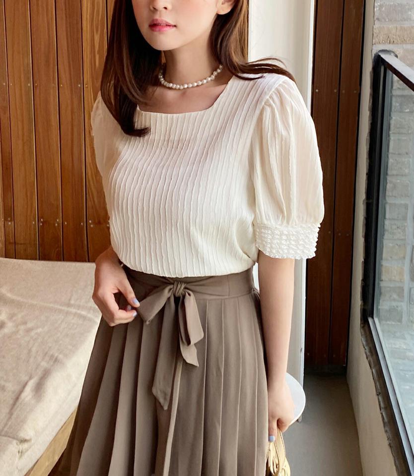 スクエアネックリンクルブラウス・全4色・b66675 レディース 【bl】トップス ブラウス 半袖 ハーフスリーブ リンクル スクエアネック パフ袖 パフスリーブ 二の腕カバー フェミニン 上品 かわいい 可愛い フリル レース 春 夏 韓国ファッション