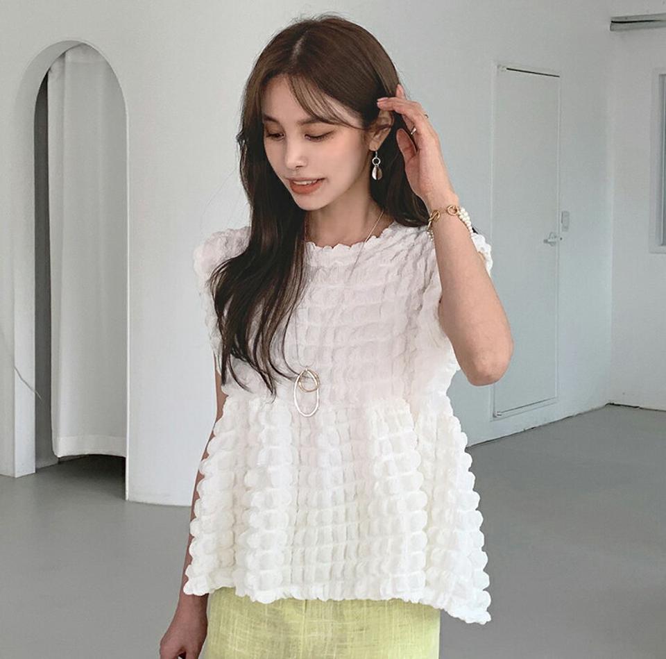 エンボスペプラムブラウス・全4色・t00549 レディース 【tops】トップス ノースリーブ スリーブレス 単色 柄 模様 エンボス ペプラム パステル 春 夏 ラブリー ガーリー フェミニン 可愛い ピンク お腹カバー ポップコーン 韓国ファッション ハイホリHIHOLLI