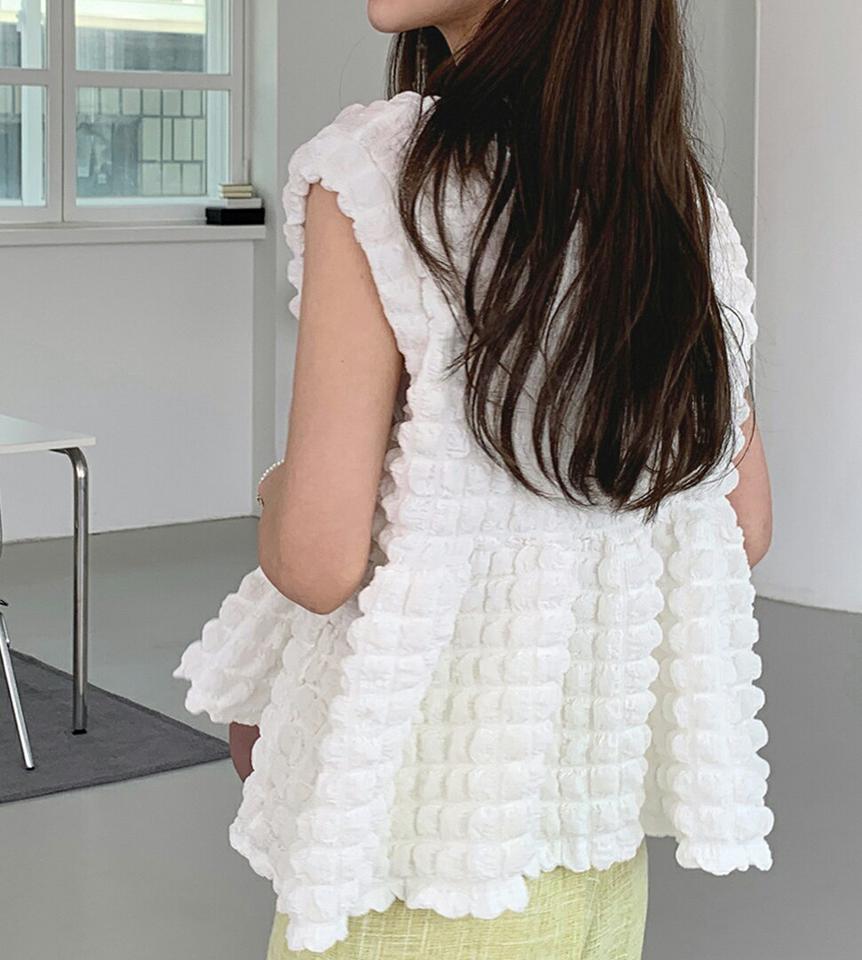 エンボスペプラムブラウス・全4色・t00549 レディース 【tops】トップス ノースリーブ スリーブレス 単色 柄 模様 エンボス ペプラム パステル 春 夏 ラブリー ガーリー フェミニン 可愛い ピンク お腹カバー ポップコーン 韓国ファッション ハイホリHIHOLLI