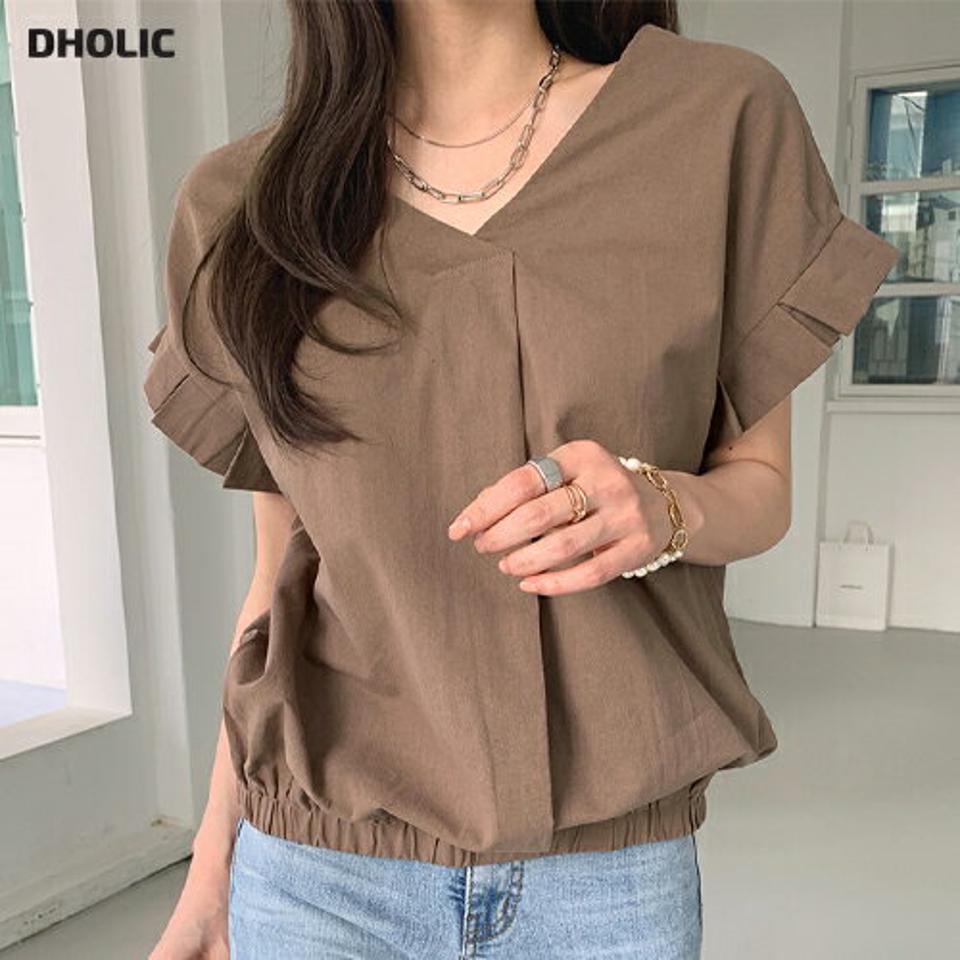 Vネックタックオーバーフィットブラウス・全2色・b00550 レディース 【bl】ブラウス トップス 半袖 単色 無地 シンプル ベーシック Vネック 鎖骨 デコルテ タック 春 夏 カジュアル 前後着用 フェミニン 韓国ファッション ハイホリHIHOLLI
