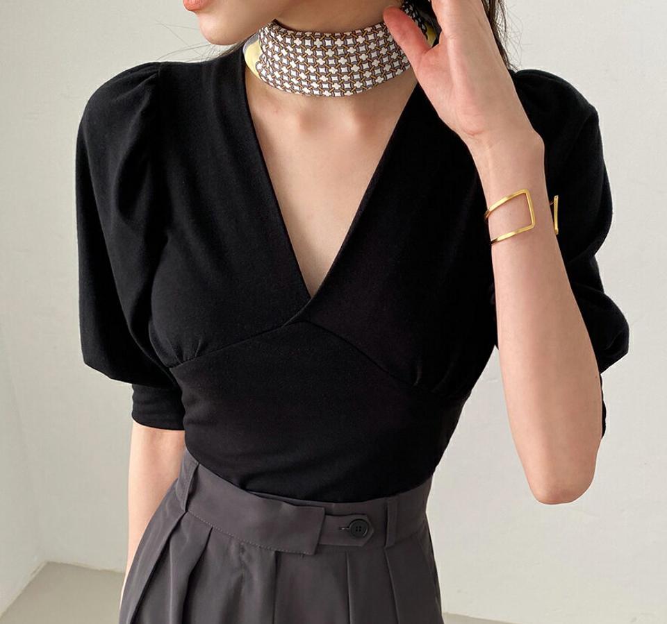 VネックパフTシャツ・全4色・t00554 レディース 【tops】トップス 単色 無地 シンプル 半袖 Tシャツ Vネック 鎖骨 デコルテ パフスリーブ パフ袖 ギャザー 二の腕カバー 春 夏 大人っぽ きれいめ 上品 フェミニン 韓国ファッション ハイホリHIHOLLI