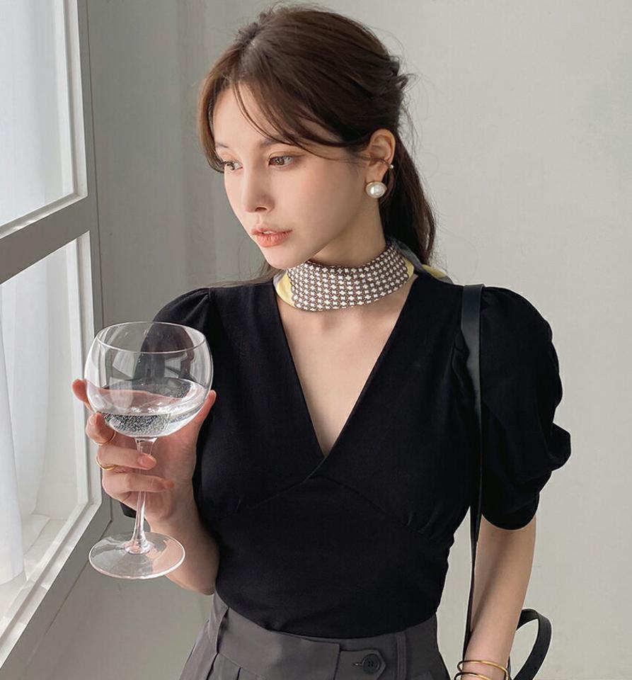 VネックパフTシャツ・全4色・t00554 レディース 【tops】トップス 単色 無地 シンプル 半袖 Tシャツ Vネック 鎖骨 デコルテ パフスリーブ パフ袖 ギャザー 二の腕カバー 春 夏 大人っぽ きれいめ 上品 フェミニン 韓国ファッション ハイホリHIHOLLI