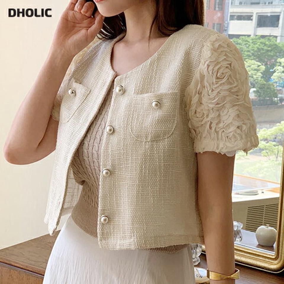 フラワーモチーフパフボタンブラウス・全2色・t67426 レディース 【bl】トップス ブラウス 半袖 袖コン 花 フェミニン かわいい 可愛い パフ袖 パールボタン 上品 大人 結婚式 学校行事 ラウンドネック クロップド丈 春 夏 ベージュ 異素材ミックス 韓国ファッション