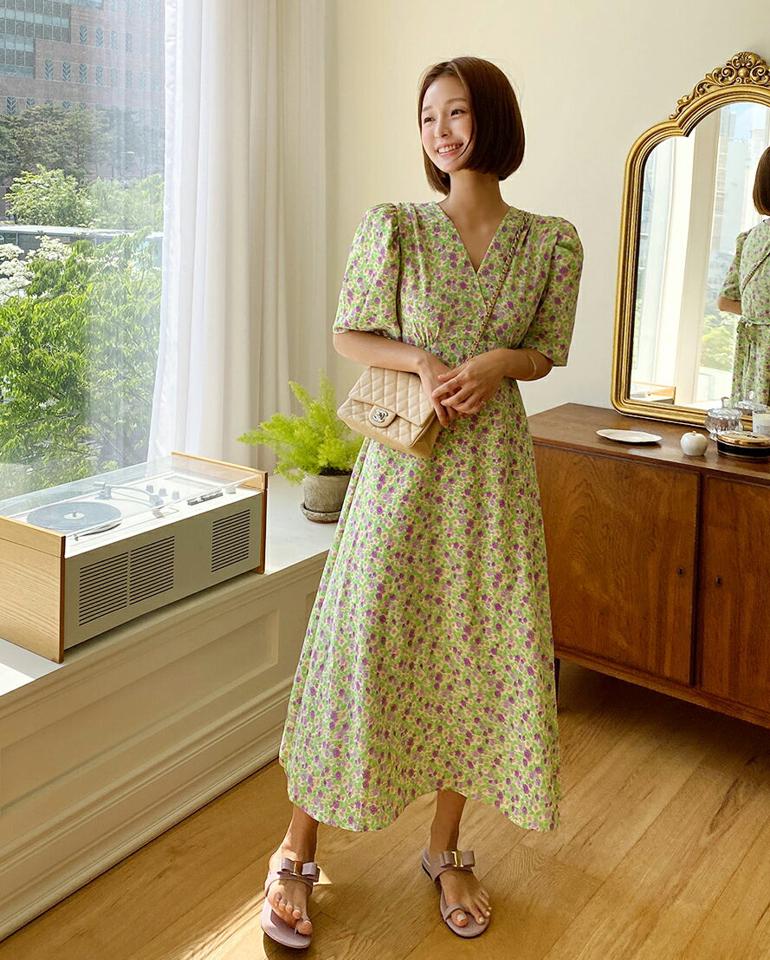 フローラルカシュクールリボンワンピース・全2色・b67432 レディース 【ops】ワンピース ロング丈 ロングワンピース 花袖 ハーフスリーブ 花柄 カシュクール 小花柄 レトロ Vネック パフ袖 パフスリーブ フェミニン かわいい 春 夏 韓国ファッション