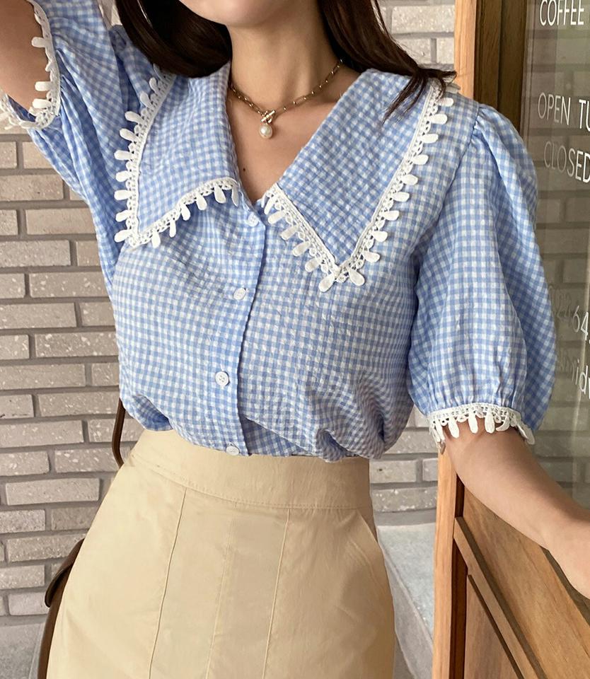 レースカラーギンガムチェックブラウス・全2色・t66678 レディース 【bl】トップス ブラウス 半袖 ハーフスリーブ チェック柄 ギンガムチェック レース 襟コン ガーリー 二の腕カバー 水色 パフスリーブ リンクル 水色 春 夏 韓国ファッション