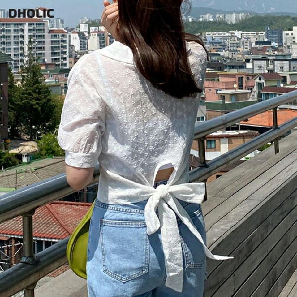 バックリボンアイレットレースブラウス・全1色・t66679 レディース 【bl】トップス ブラウス 半袖 ハーフスリーブ アイレット バックシャン りぼん かわいい 可愛い 背中見せ ガーリー パフ袖 パフスリーブ 春 夏 韓国ファッション