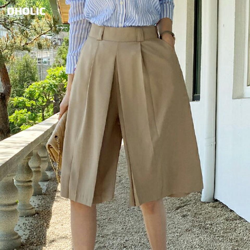 タックAラインハーフスラックス・全2色・b72132 レディース 【pt】スラックス ハーフ丈 ズボン 半ズボン 単色 無地 シンプル ベーシック タック Aライン ハイウエスト 春 夏 カジュアル ワイド 大人 スクールガール 韓国ファッション ハイホリHIHOLLI