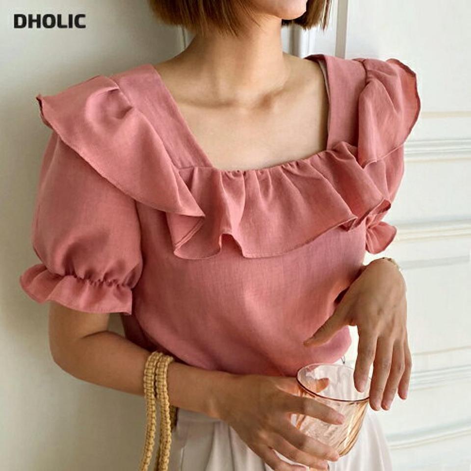 フリルスクエアネックブラウス・全4色・00945 レディース 【bl】トップス ブラウス 半袖 ハーフスリーブ フリル デコルテ 鎖骨 二の腕カバー かわいい 可愛い フェミニン 大人 ガーリー パフ袖 パフスリーブ ピンク 春 夏 韓国ファッション