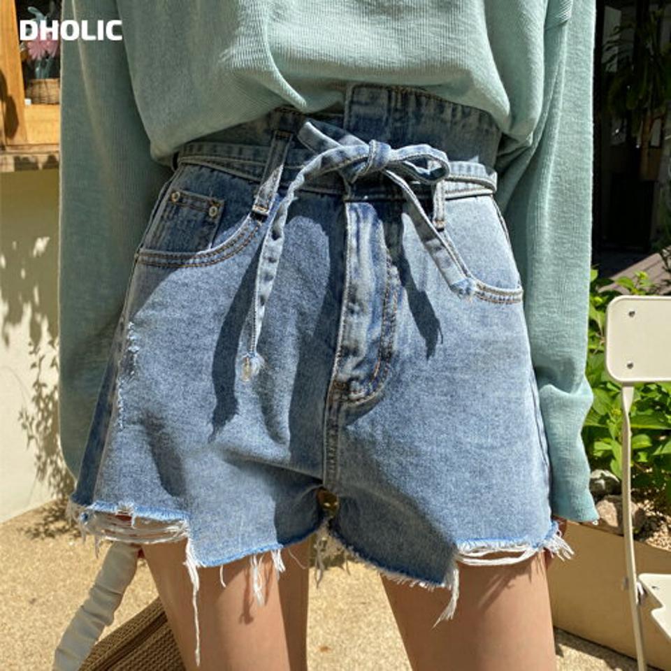 【10%OFF】ストラップ付ダメージショートデニムパンツ・全2色・b00961 レディース 【pt】パンツ ズボン ショートパンツ 短パン デニム ダメージデニム カジュアル 切りっぱなし カットオフ ラフ ベルトループ 春 夏 韓国ファッション セール SALE