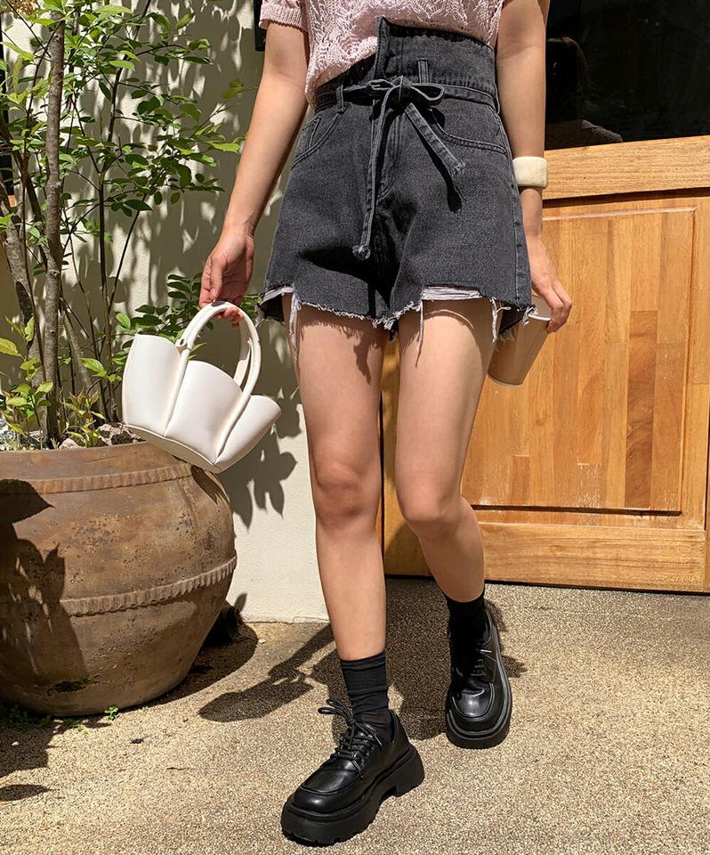 【10%OFF】ストラップ付ダメージショートデニムパンツ・全2色・b00961 レディース 【pt】パンツ ズボン ショートパンツ 短パン デニム ダメージデニム カジュアル 切りっぱなし カットオフ ラフ ベルトループ 春 夏 韓国ファッション セール SALE