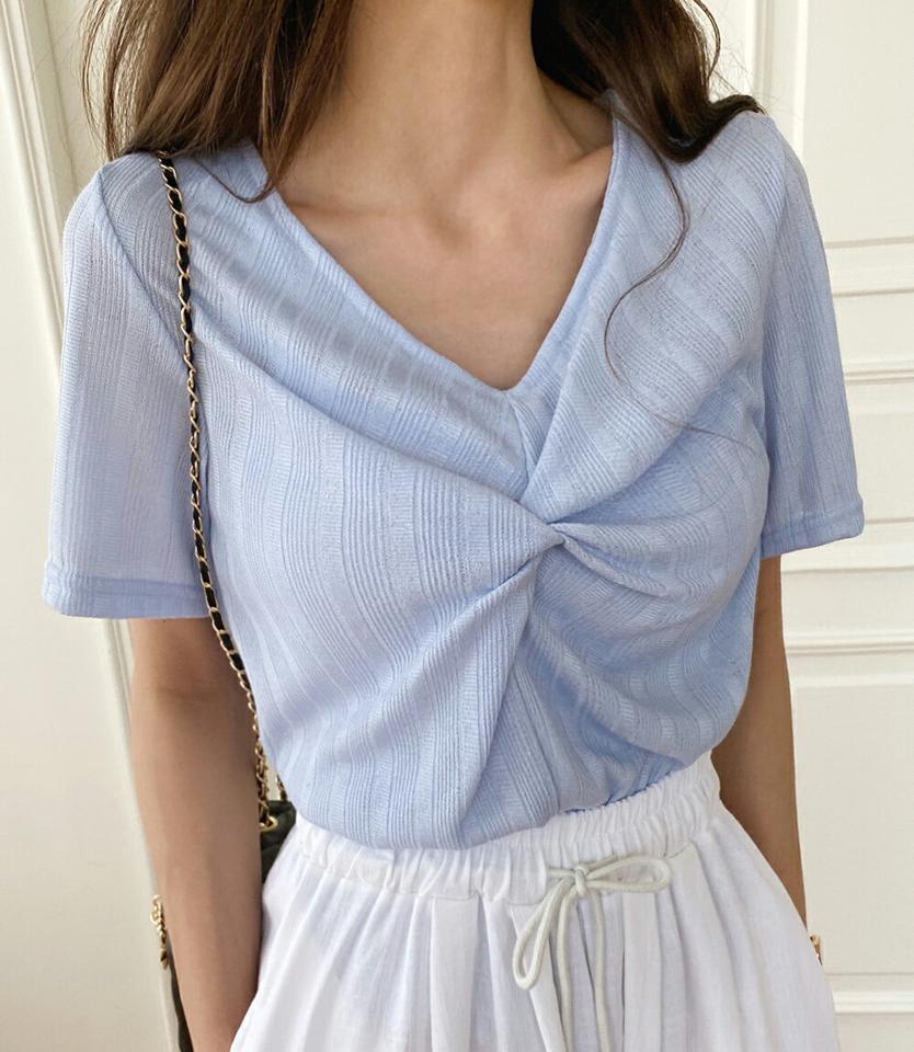ツイストVネックTシャツ・全3色・t00938 レディース 【tops】トップス Tシャツ 半袖 Vネック ツイスト フェミニン 大人 カジュアル 水色 レディ シンプル 大人 フェミニン くしゅ 春 夏 韓国ファッション