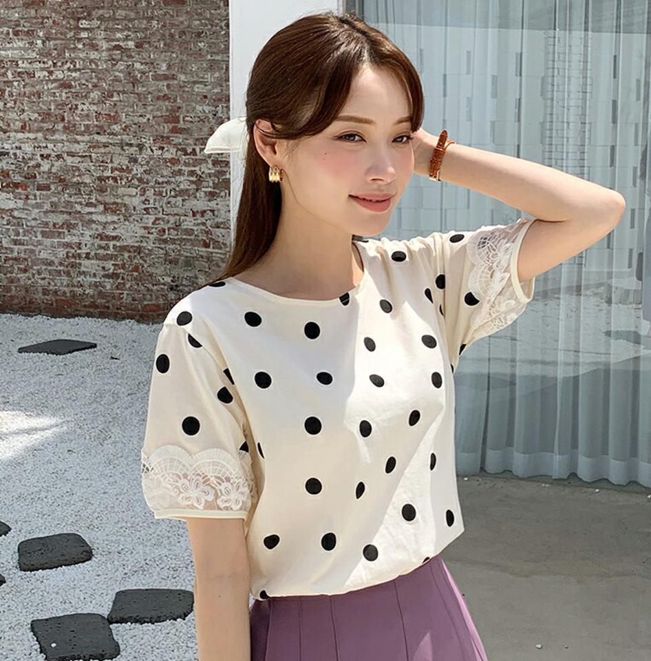 ドットレーススリーブブラウス・全2色・b72345 レディース 【bl】ブラウス トップス 半袖 柄 模様 ドット レース 異素材 パフスリーブ パフ袖 春 夏 綿 コットン モノトーン ガーリー フェミニン かわいい 可愛い 韓国ファッション ハイホリHIHOLLI