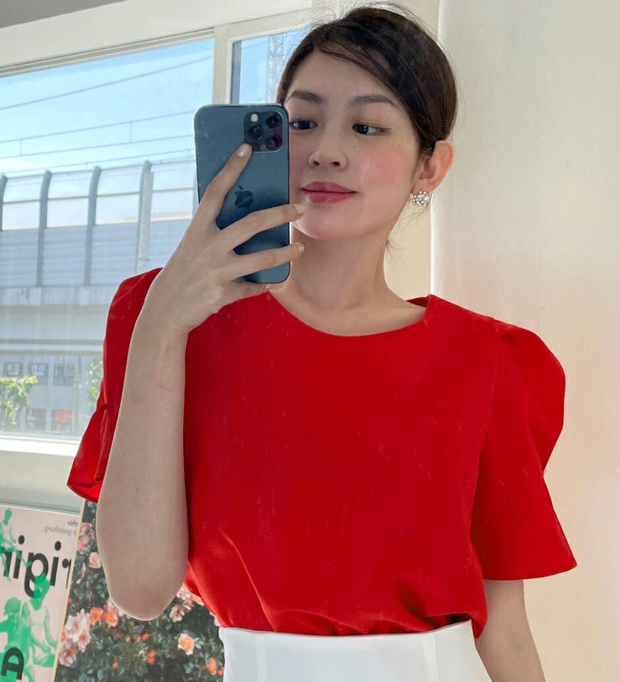 ラウンドボタンパフブラウス・全5色・67127 レディース 【bl】トップス ブラウス 半袖 パフ袖 パフスリーブ 単色 無地 フェミニン 大人 かわいい ラウンドネック タック 袖コン 春 夏 韓国ファッション