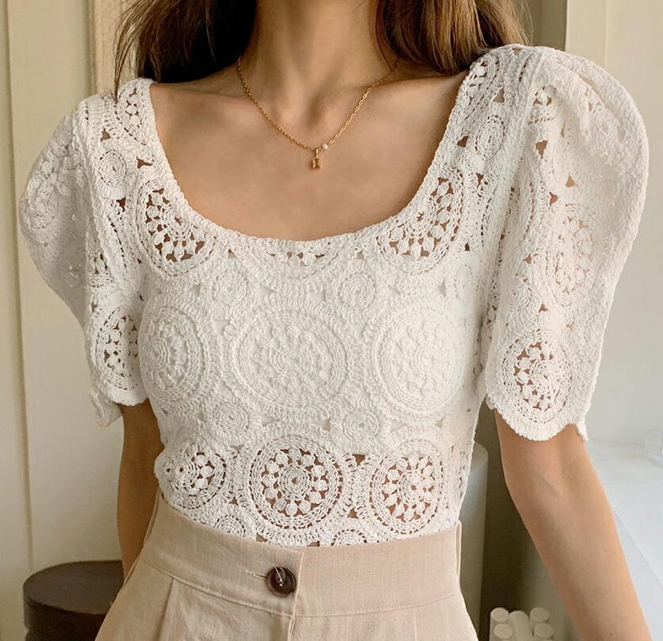 【10%OFF】パフクロシェニット・全2色・b67151 レディース 【tops】トップス ニット 半袖 クロシェ編み パフ袖 パフスリーブ フェミニン かわいい 可愛い 花柄 スクエアネック スカラップ 春 夏 韓国ファッション セール SALE