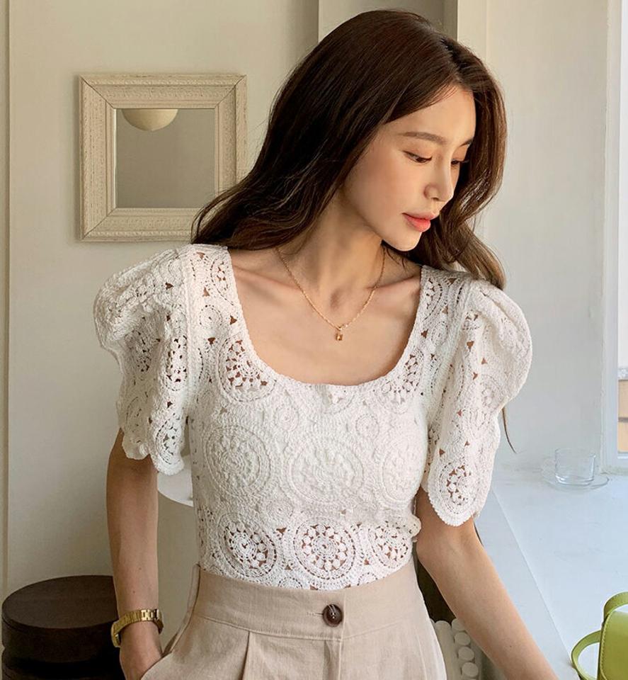 【10%OFF】パフクロシェニット・全2色・b67151 レディース 【tops】トップス ニット 半袖 クロシェ編み パフ袖 パフスリーブ フェミニン かわいい 可愛い 花柄 スクエアネック スカラップ 春 夏 韓国ファッション セール SALE