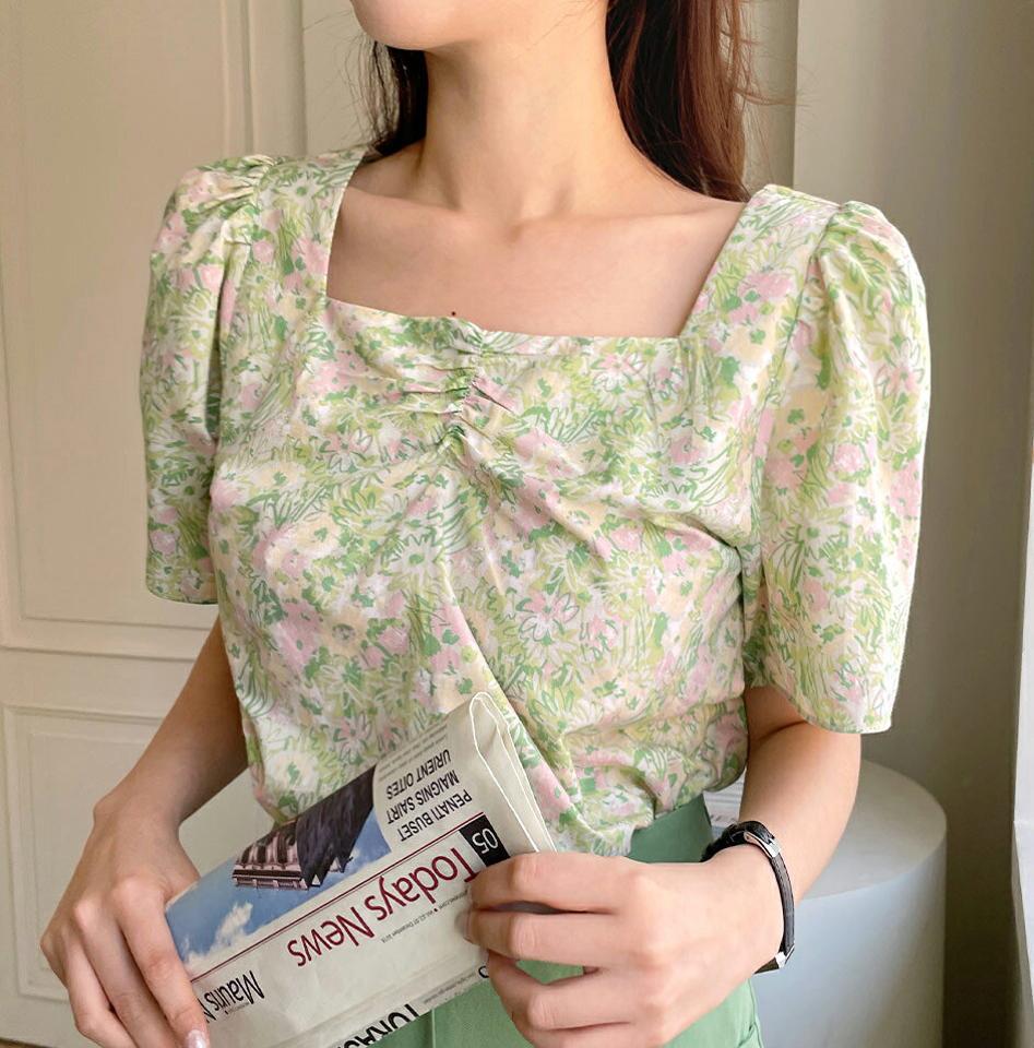 ギャザー花柄ブラウス・全2色・t67125 レディース 【bl】トップス ブラウス 半袖 花柄 フラワー レトロ ギャザー スクエアネック デコルテ 鎖骨 パフスリーブ パフ袖 春 夏 韓国ファッション