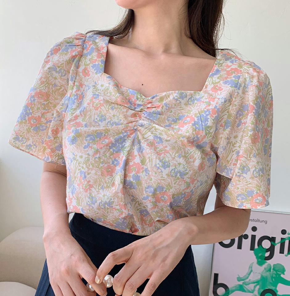 ギャザー花柄ブラウス・全2色・t67125 レディース 【bl】トップス ブラウス 半袖 花柄 フラワー レトロ ギャザー スクエアネック デコルテ 鎖骨 パフスリーブ パフ袖 春 夏 韓国ファッション