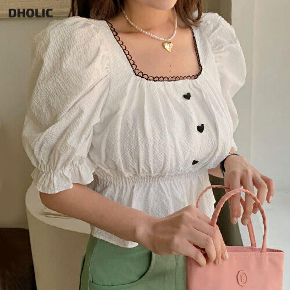 ハートボタンパフブラウス・全2色・b67124 レディース 【bl】トップス ブラウス 半袖 ハーフスリーブ ハート パフスリーブ パフ袖 かわいい 可愛い ガーリー スクエアネック クロップド丈 ウエストゴム 春 夏 韓国ファッション