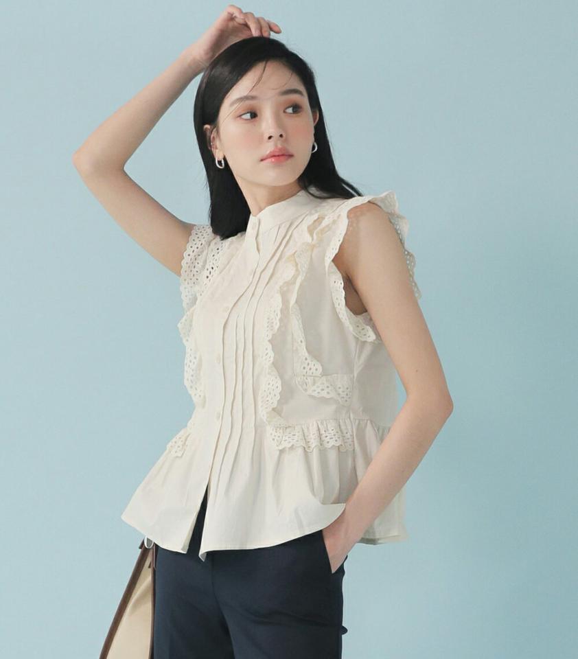 【マラソン特価】コットンアイレットレースフリルブラウス・全2色・b00271 レディース 【bl】ブラウス トップス ノースリーブ スリーブレス 単色 模様 柄 フリル ボタン フレア レース ラブリー 上品 フェミニン きれいめ 春 夏 韓国ファッション ハイホリHIHOLLI セール